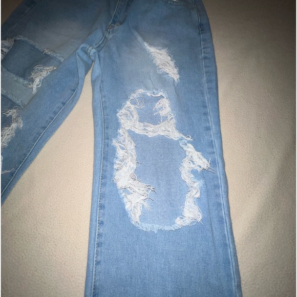 Ripped Mom Jeans - Picture 5 of 5